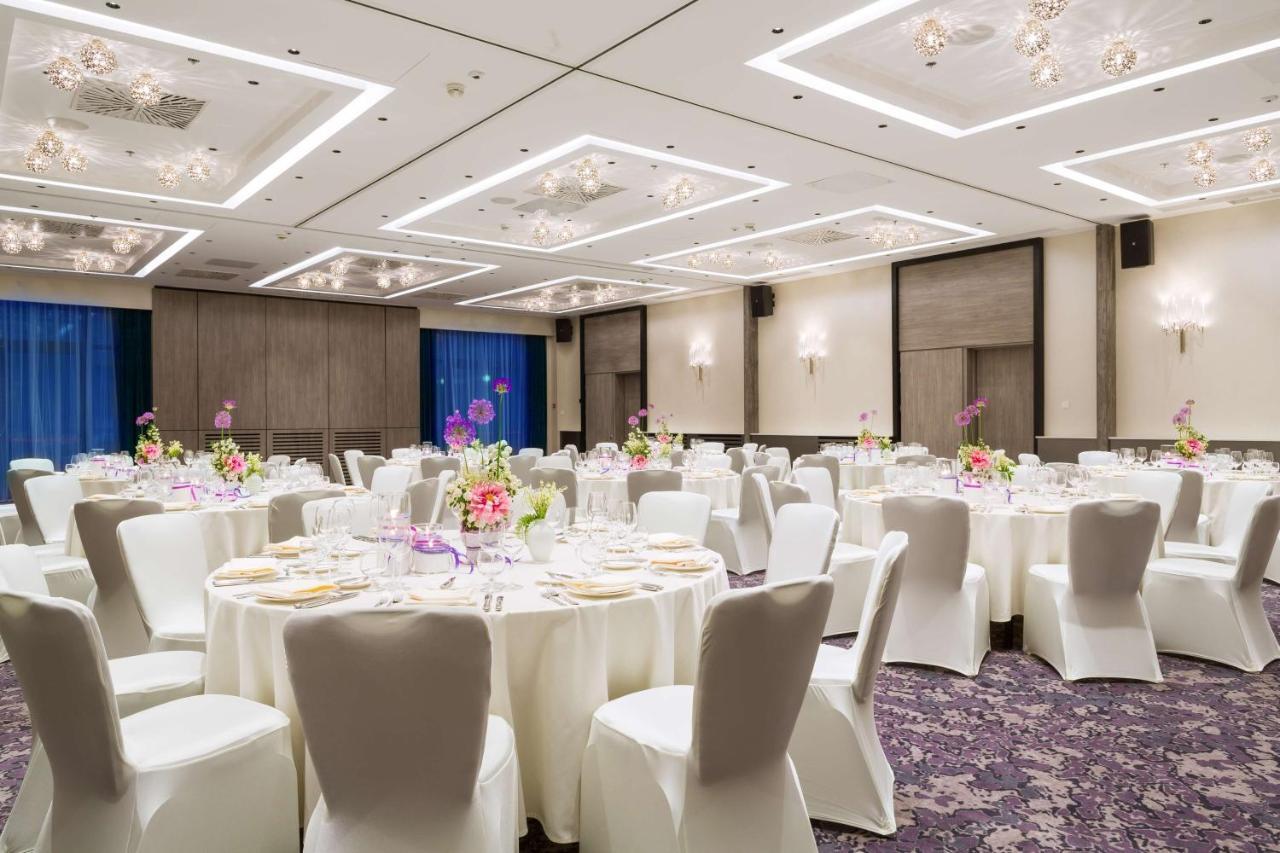 Radisson Blu Hotel, Centre Hotel