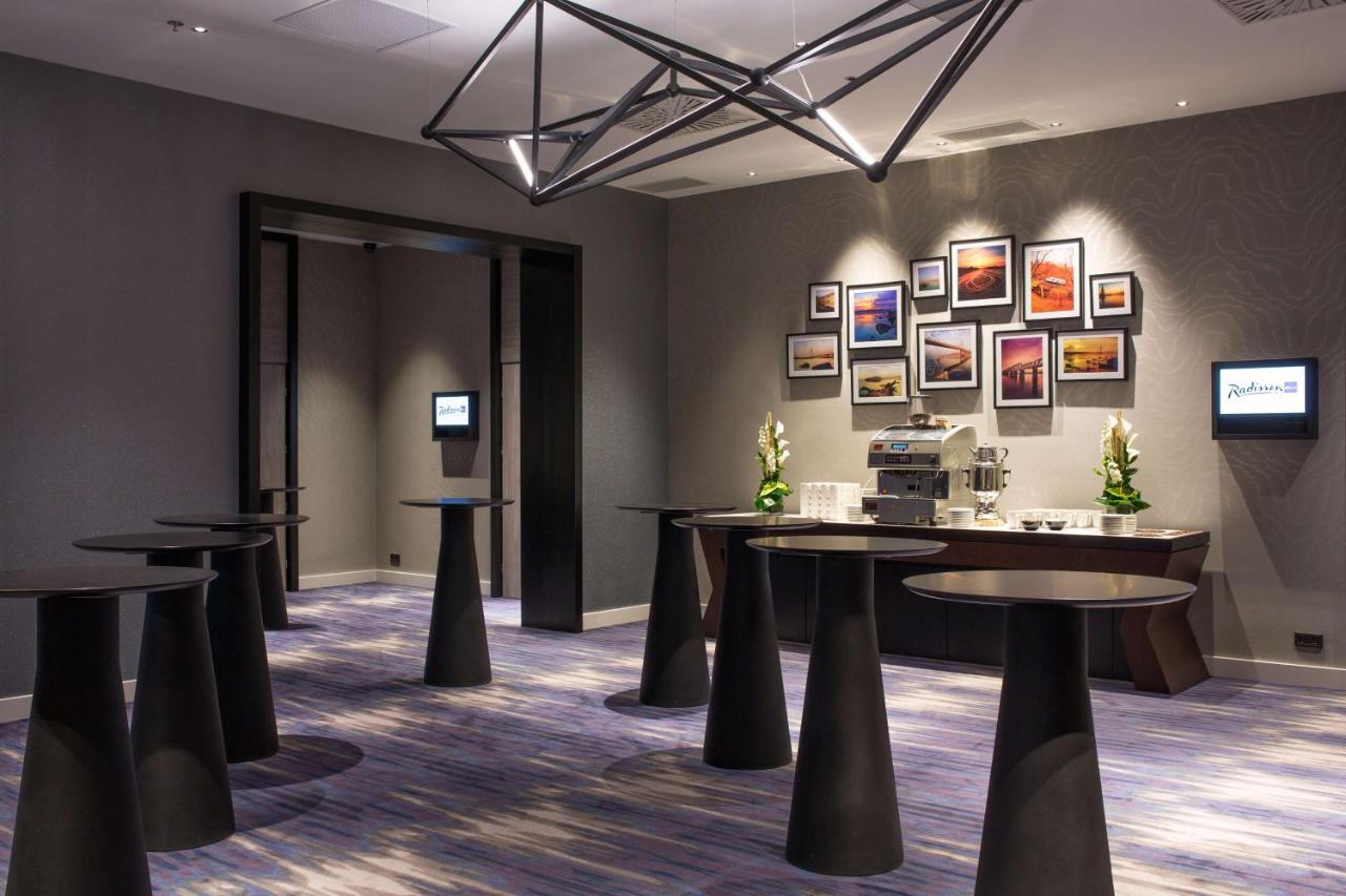 Radisson Blu Hotel, Centre 4*