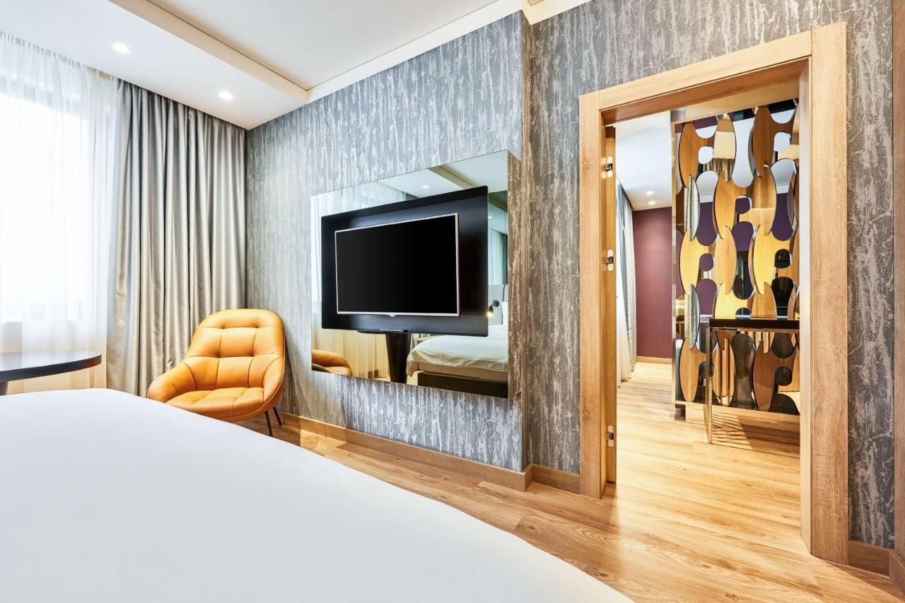 Radisson Blu Hotel, Centre Hotel