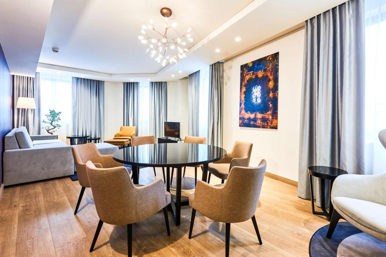 Hotel Radisson Blu Hotel, Centre 4*